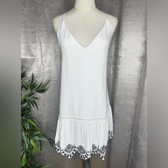 BB Dakota Dresses & Skirts - NWT BB Dakota White Let it Slip Eyelet Embroidered Sundress Sz Small